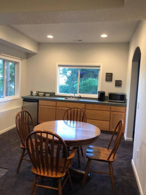 2 Bedroom Suite: Views, Private Entrance, Evchgr Amity Extérieur photo